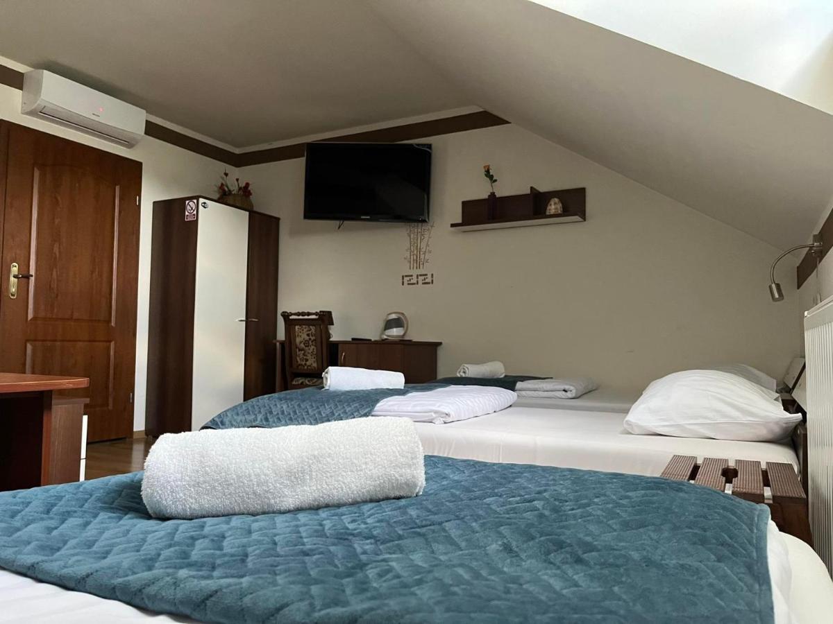 Kamienica Przy Bramie Hotel Opatow  Exterior foto